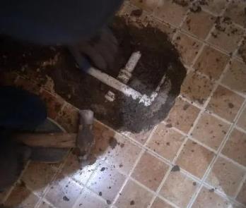 嘉禾卫生间漏水维修公司为您分享下卫生间渗水如何处理及注意事项